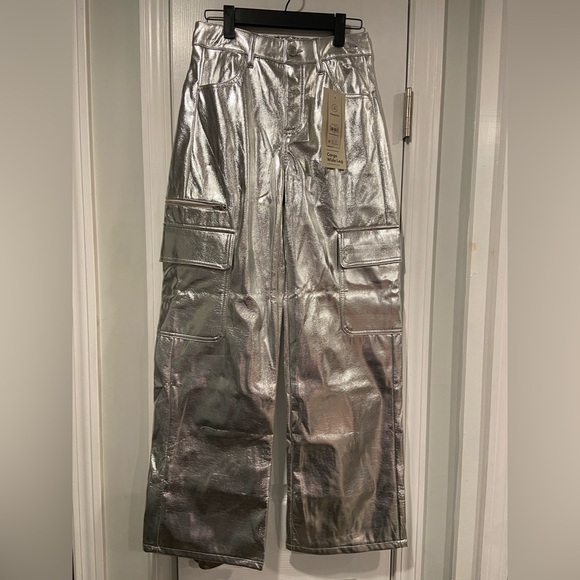 NWT No Boundaries Size XS Silver Metallic Relaxed Fit Wide Leg Cargo Pants - Picture 1 of 11